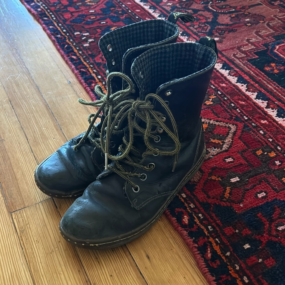 Size 6 Doc Marten Lace Up Boots